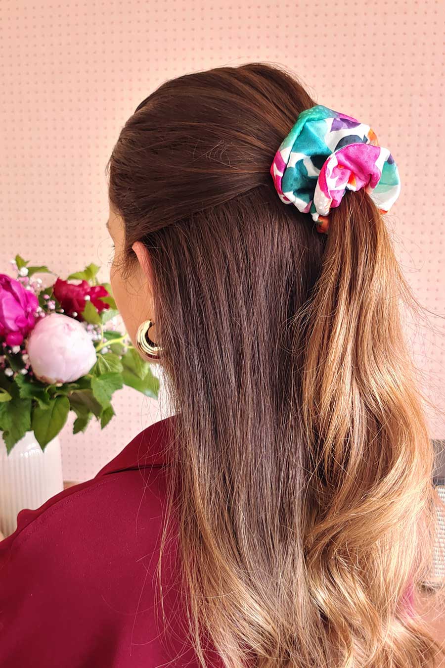 Chouchou imprimé accessoire cheveux floral femme fuchsia et vert slow fashion tendance hiver fabriqué à Paris made in France